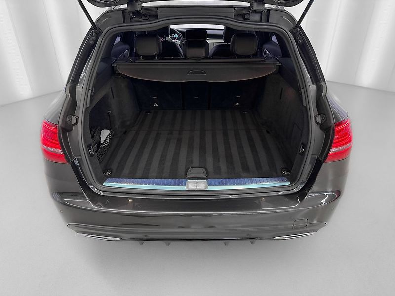 Mercedes-Benz Třídy C 300d AMG, WEBASTO, BURMESTER, - fotka 24 z 25