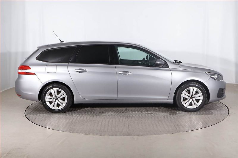 Peugeot 308 (2019) 1.2 PureTech, Automat - fotka 6 z 24