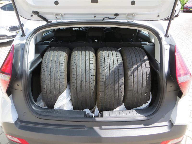 Hyundai Bayon 1,0 tGDI 74kW Comfort Club ČR - fotka 7 z 22