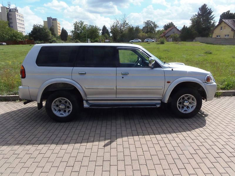 Mitsubishi Pajero Sport (2003) 2.5 TD 4x4 tažné 2.8t NOVÁ STK - fotka 4 z 23