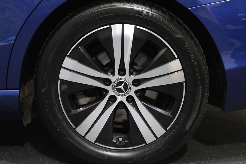 Mercedes-Benz Třídy C 2,0 200d 9G Avantgarde - fotka 33 z 34