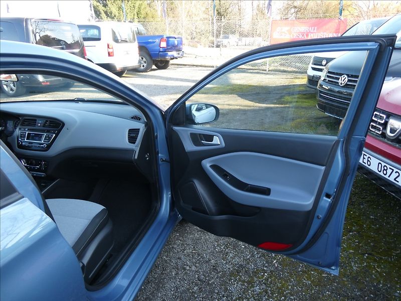 Hyundai i20 1,1 CRDi 1.majitel, webasto - fotka 23 z 43