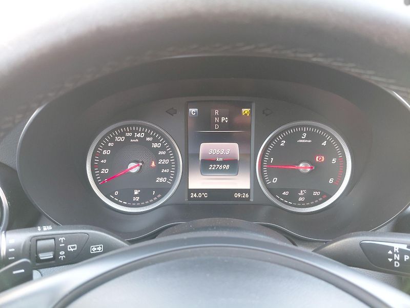 Mercedes-Benz Třídy C (2016) 220 D 125 kW Black Edition - fotka 17 z 23
