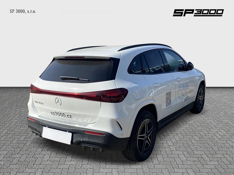 Mercedes-Benz EQA 250+ AMG - fotka 3 z 9