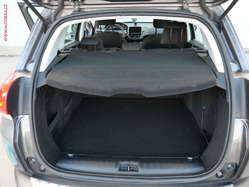 Peugeot 2008 (2015) 1.2 PT, ČR, GT Line - fotka 7 z 21