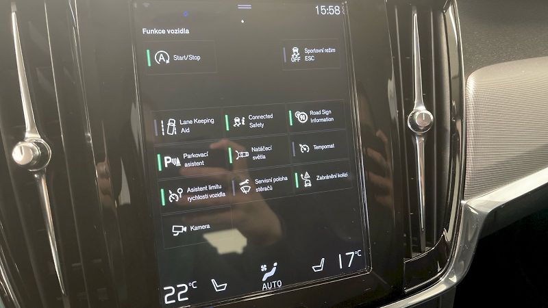 Volvo V90 (2018) Kombi Inscription 2.0 TDI 110k - fotka 37 z 38