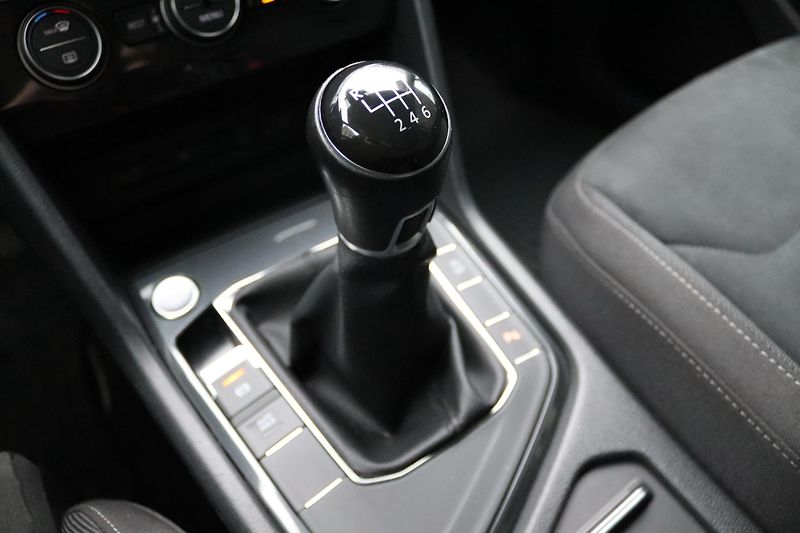 Volkswagen Tiguan 1.4TSI 110kW ČR 1 MAJITEL - fotka 32 z 50