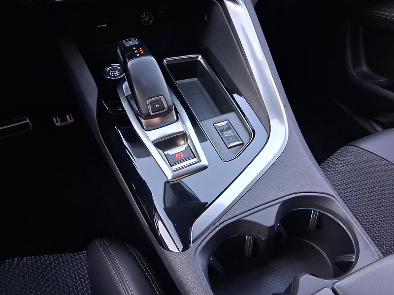 Peugeot 3008 GT 1.2 PureTech 96 kW - fotka 18 z 25