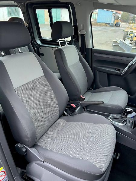 Volkswagen Caddy (2014) TDI DSG 2014 7 MÍST TAŽNÉ - fotka 13 z 20