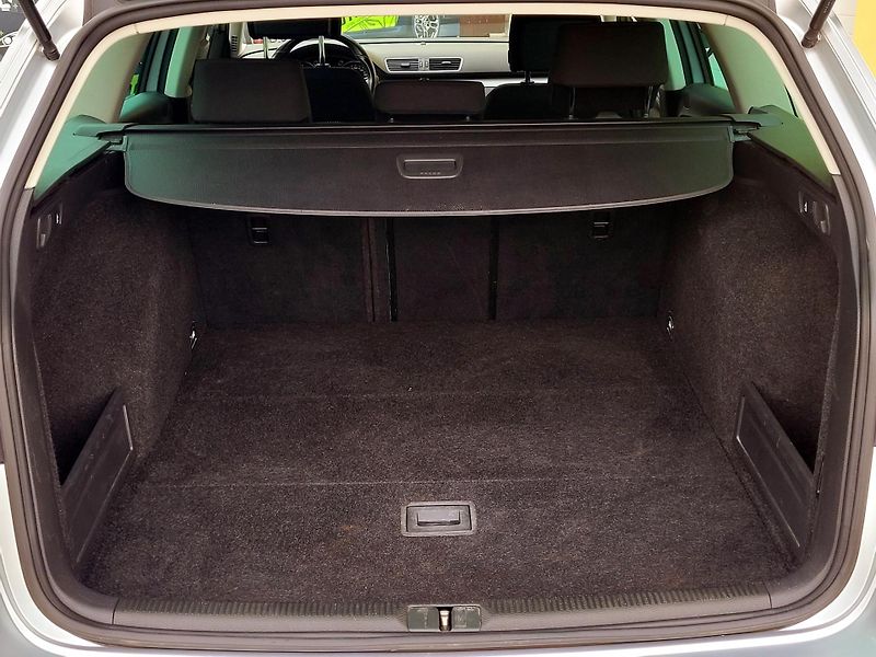 Volkswagen Passat 2,0TDi *SERV.KNIHA* PERFEKTNÍ  - fotka 16 z 48
