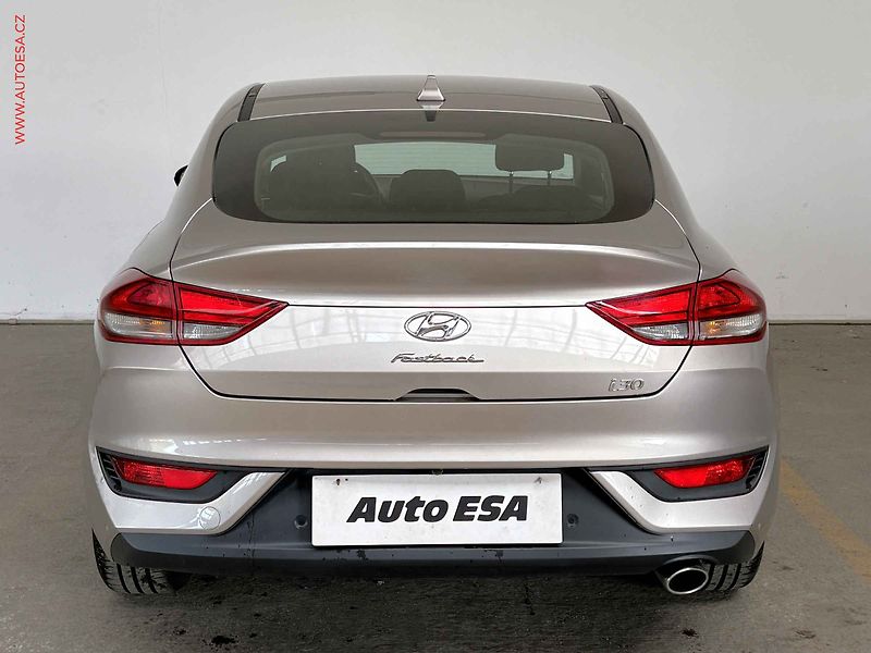 Hyundai i30 (2019) 1.4 T-GDi, 1.maj,ČR, Trikolor - fotka 5 z 15