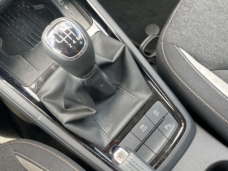 Škoda Scala (2025) 1.5 TSI Top Selection - fotka 16 z 32