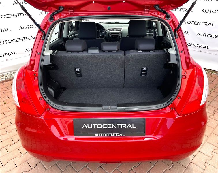 Suzuki Swift 1,2 i,4x4,STK 6/28, serv.kn. - fotka 10 z 22