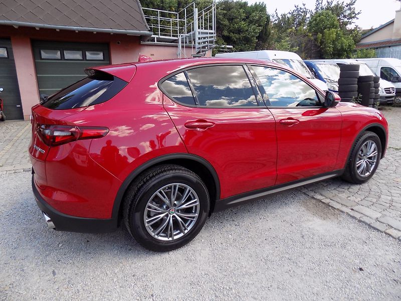 Alfa Romeo Stelvio 2,2 JTD 140 KW Q4 - fotka 9 z 40