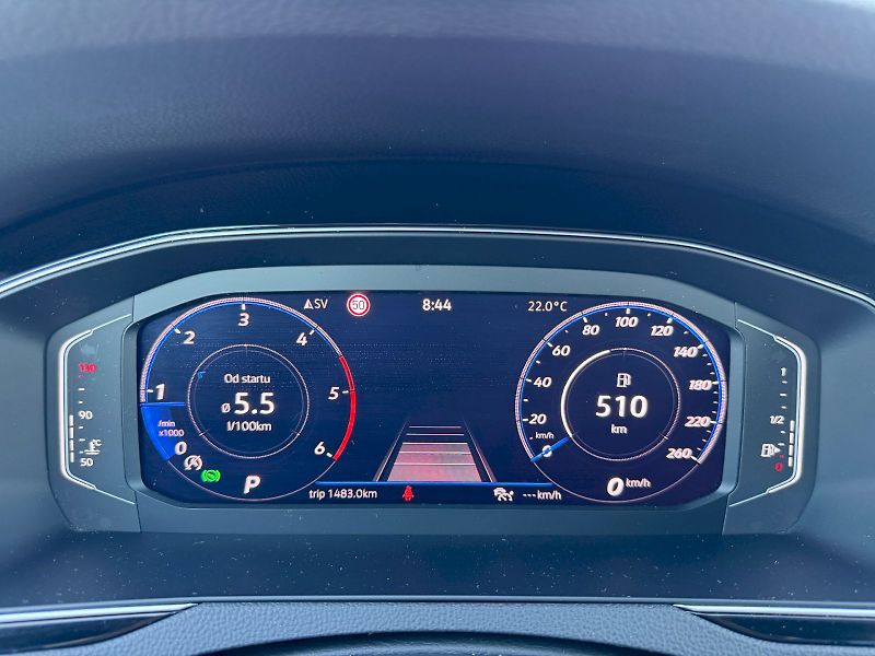 Volkswagen Passat (2021) 2.0 TDI 110kW R-LINE - fotka 14 z 35