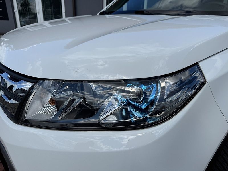 Suzuki Vitara (2016) 1.6i VVT Comfort Plus LED Navi - fotka 35 z 50