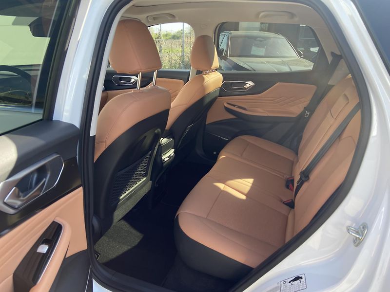 BAIC X7 1.5T 130kW 7DCT 4x2 ALL IN - fotka 11 z 27