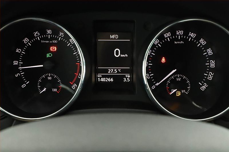 Škoda Yeti (2012) 1.6 TDI, Navi, Tempomat - fotka 11 z 19