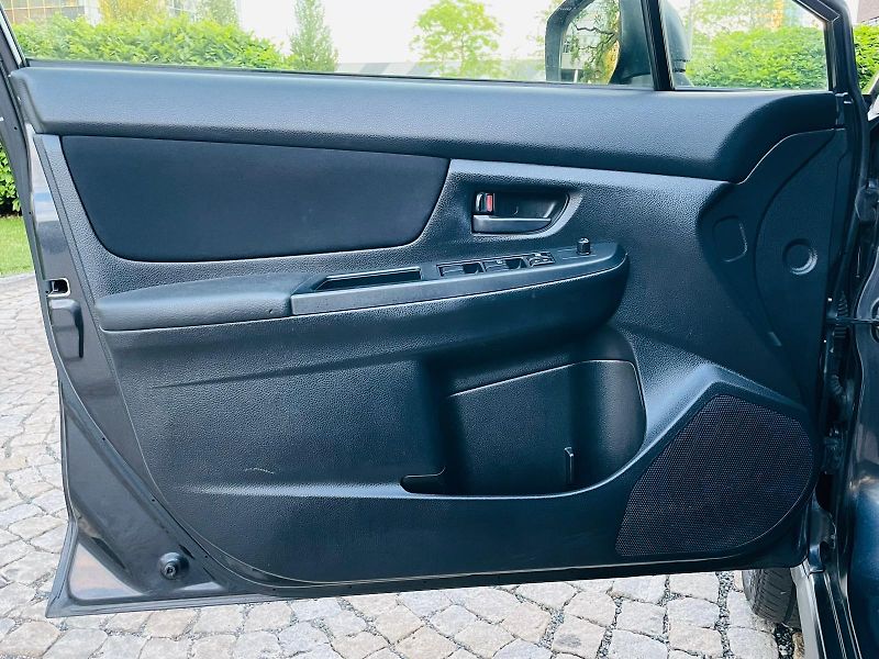 Subaru XV 2.0i 4x4 110KW MANUÁL SERVISKA - fotka 34 z 45
