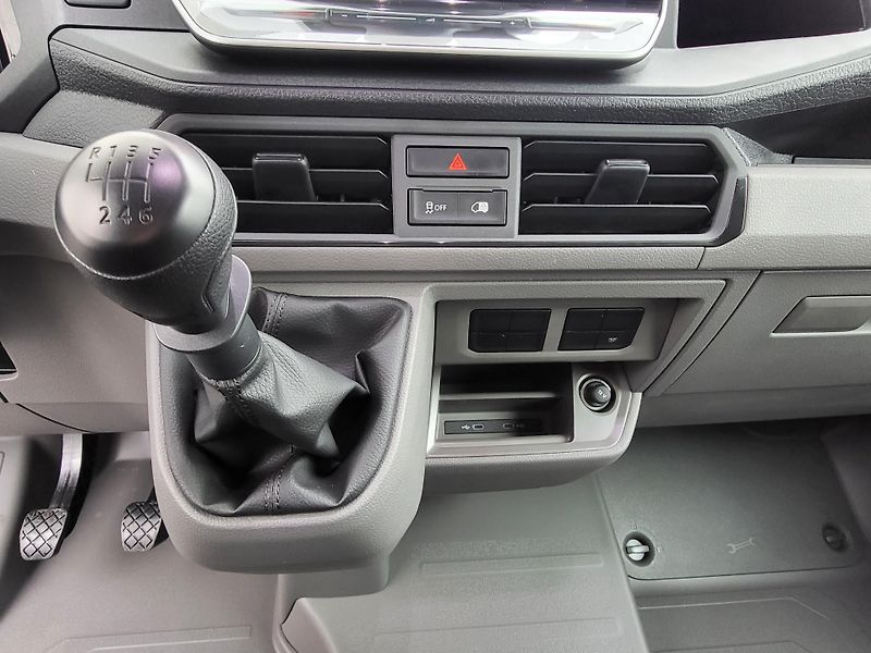 Volkswagen Crafter (2025) Skříň 35 103kW 6G FWD DR - fotka 23 z 25