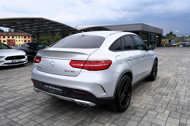 Mercedes-Benz GLE 43 AMG 4Matic/9AT/370PS/DPH - fotka 6 z 43