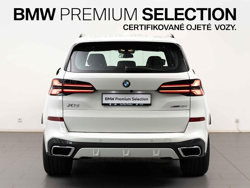 BMW X5 xDrive40i - fotka 4 z 23