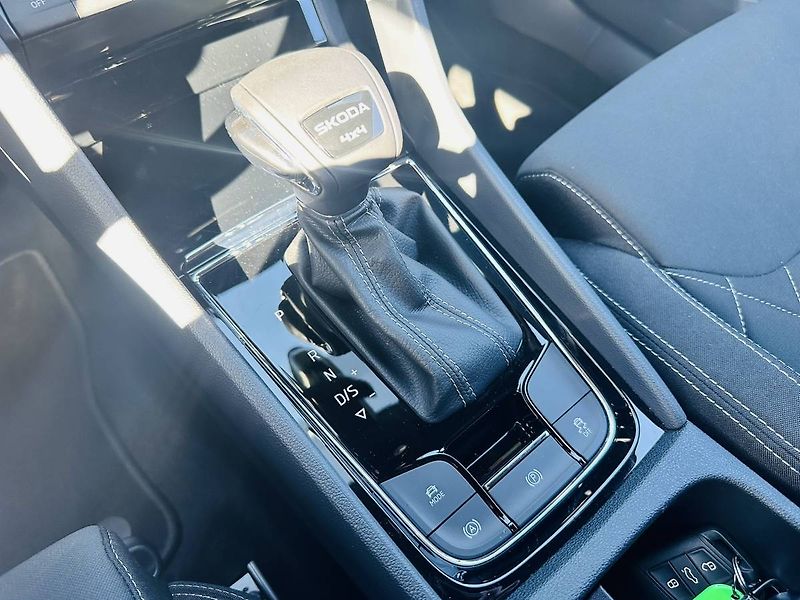 Škoda Karoq Sportline 2,0TDI 110kW DSG7 4x - fotka 20 z 37