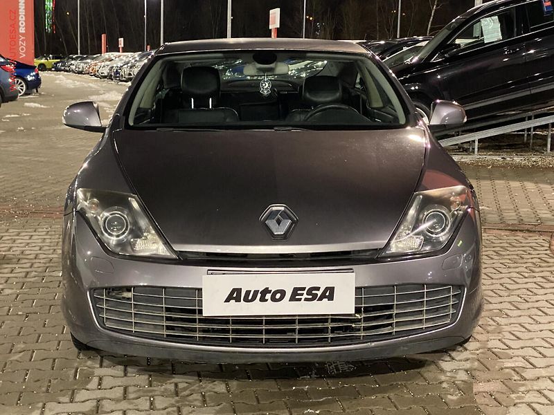Renault Laguna (2010) 2.0 dCi 4Control, Xenon, AC - fotka 2 z 17
