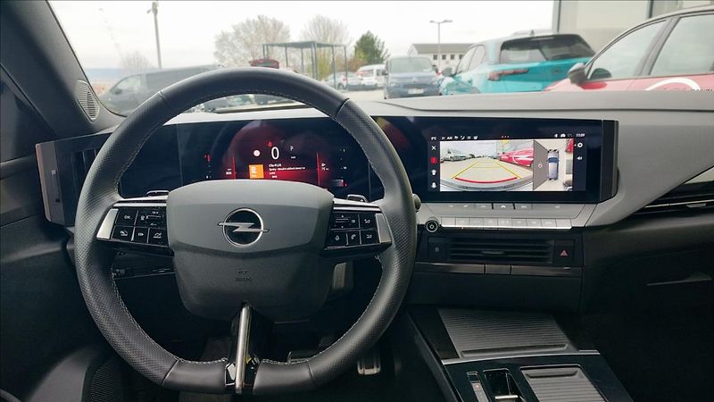 Opel Astra 1,2   GS line 96kW EAT8 - fotka 7 z 21