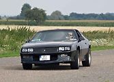 Sraz amerických vozů Chevrolet Camaro a Pontiac Firebird v Kolíně.