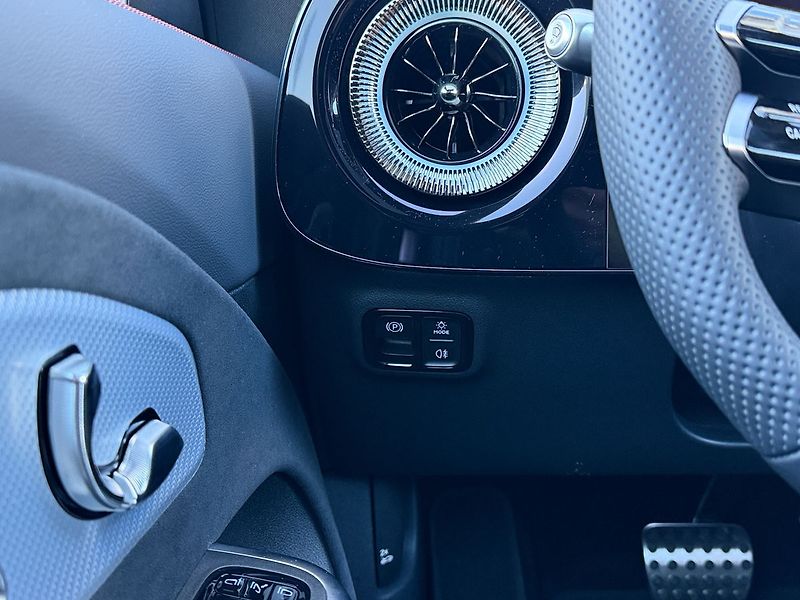 Mercedes-Benz CLA 250+ s technologií EQ - fotka 20 z 36