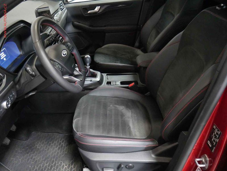 Ford Kuga (2023) 1.5 EB, ČR, servis.kniha, LED - fotka 9 z 21