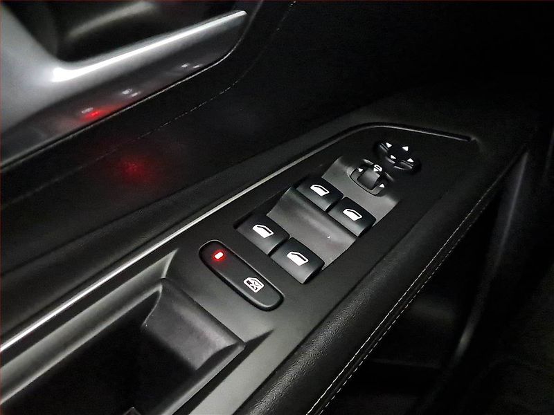Peugeot 3008 (2018) 2.0 BlueHDi, Automat - fotka 18 z 18