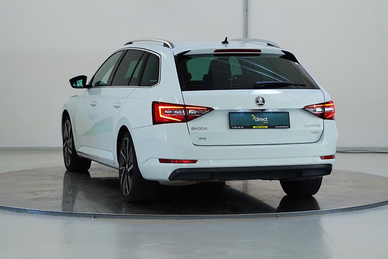 Škoda Superb - fotka 7 z 28