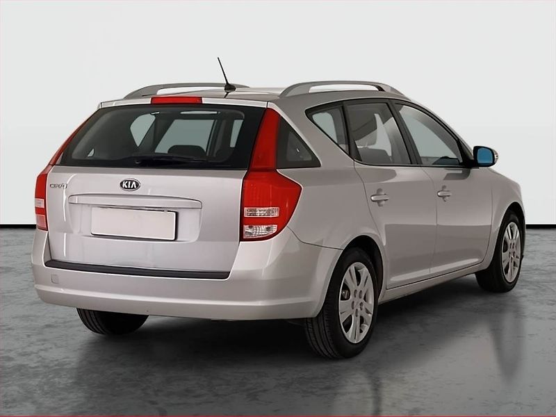 Kia Ceed (2010) 1.6 CVVT, Serv.kniha, po STK - fotka 5 z 16