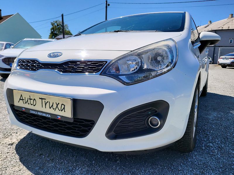 Kia Rio 1.4 i DOHC 16V 80kW - fotka 27 z 35