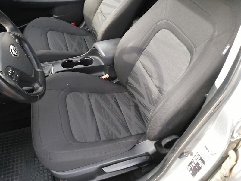 Kia Ceed 1,4i + LPG - fotka 13 z 26
