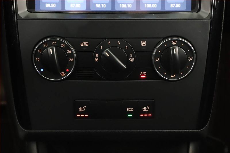 Mercedes-Benz Třídy A (2012) A 160, Vyhř. sedaček - fotka 13 z 15