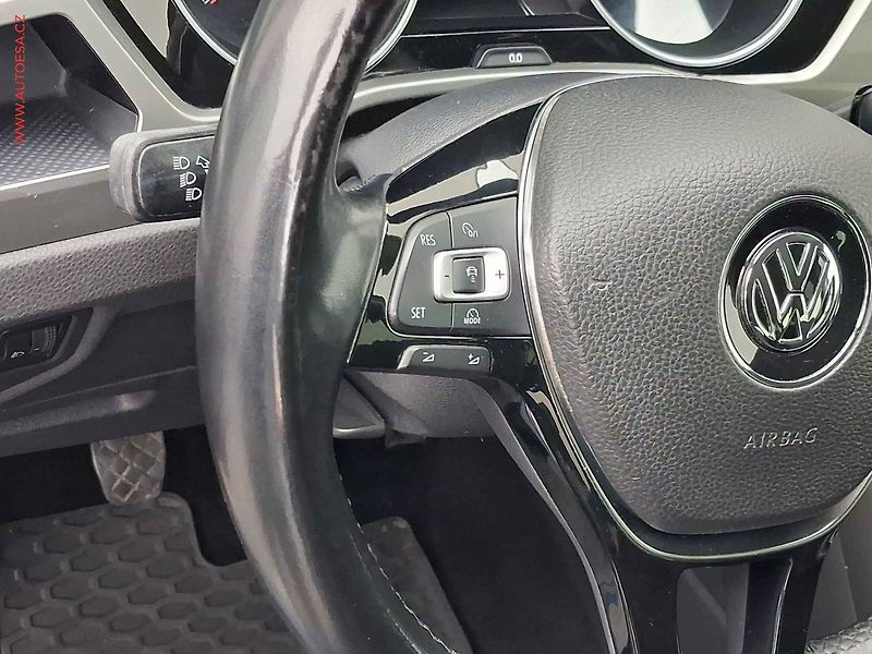 Volkswagen Touran (2016) 1.6TDi, Navi, AC - fotka 13 z 18