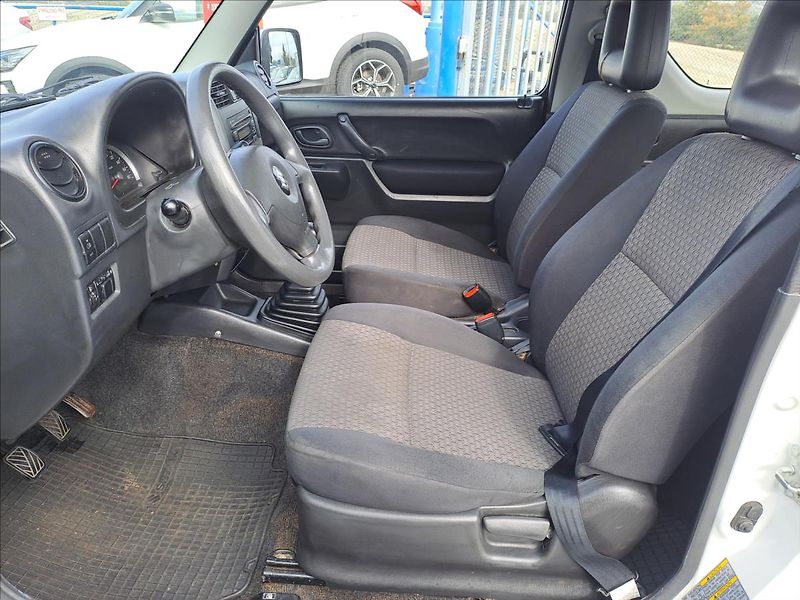 Suzuki Jimny 1,3 i 4x4 - fotka 5 z 10