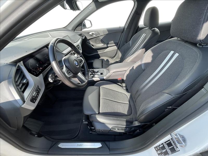 BMW Řada 1 2,0 120d xDrive Advantage A8 - fotka 4 z 22