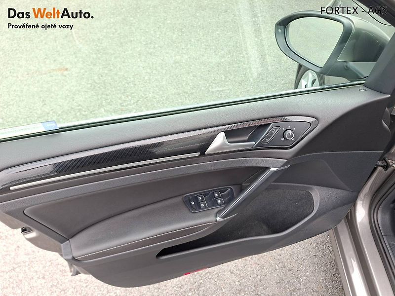 Volkswagen Golf (2014) Variant, 2.0 TDI,110kW,4Motion - fotka 12 z 29