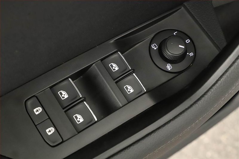 Škoda Superb (2019) Style 2.0 TDI, Automat, Kůže - fotka 9 z 20