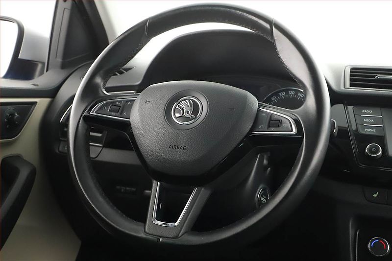 Škoda Fabia (2017) Scoutline 1.2 TSI, Serv.kniha - fotka 8 z 13
