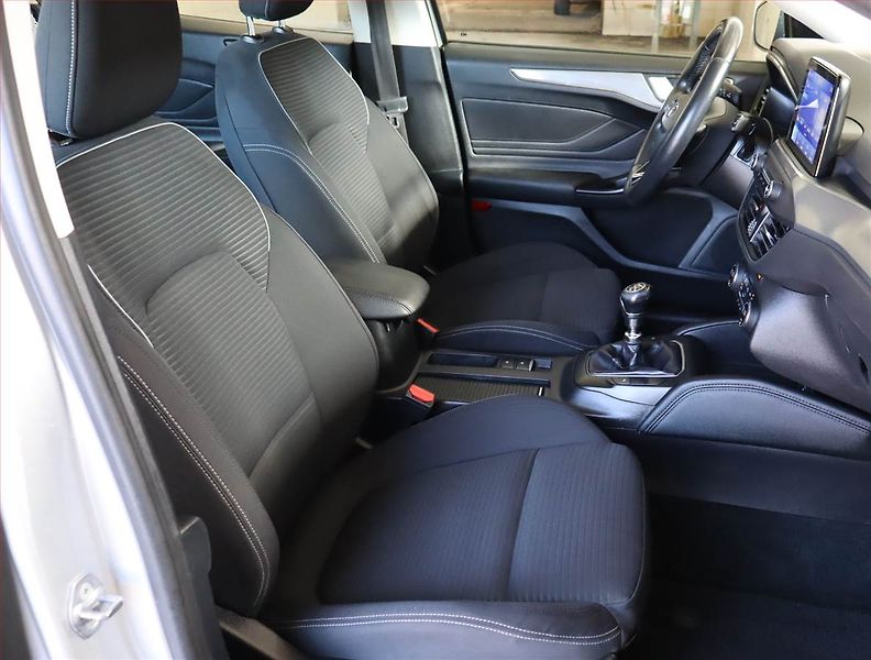 Ford Focus (2018) Connected 1.5 TDCi, Serv.kniha - fotka 9 z 26