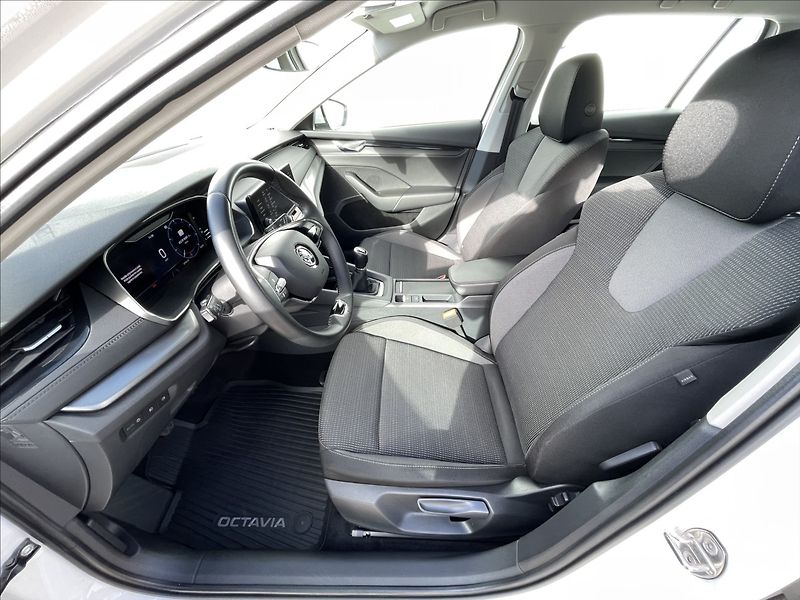 Škoda Octavia 1,5 TSI Combi Ambition Plus - fotka 4 z 23