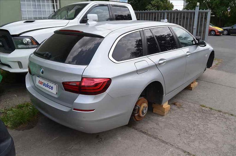 BMW Ostatní (2016) 520D TOURING AT - fotka 4 z 14