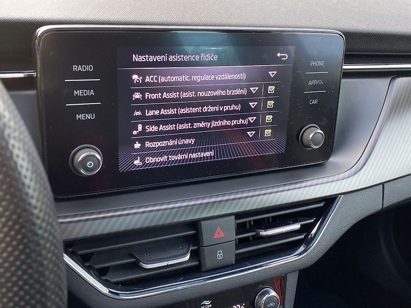 Škoda Kamiq (2023) 1.0 TSI DSG Monte Carlo - fotka 16 z 39