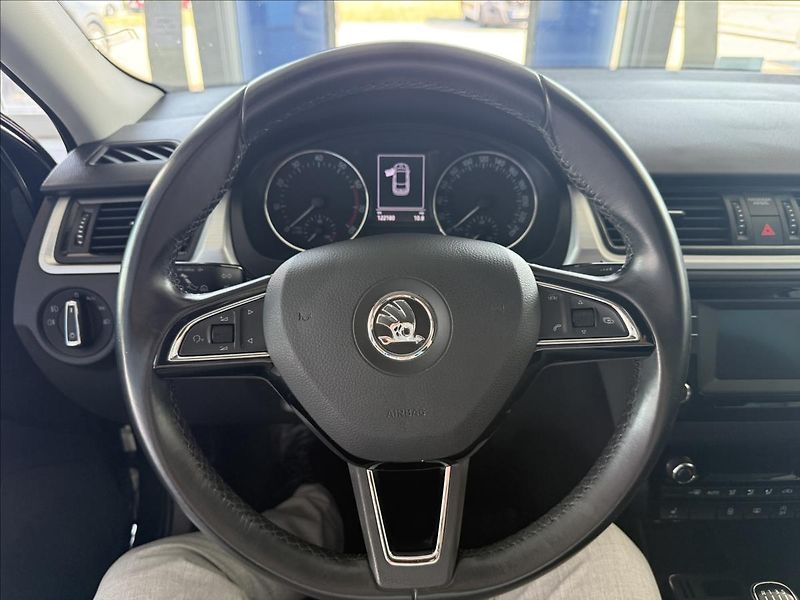 Škoda Rapid 1,2   TSI,DRIVE,SERVISKA,1.MAJ - fotka 14 z 23
