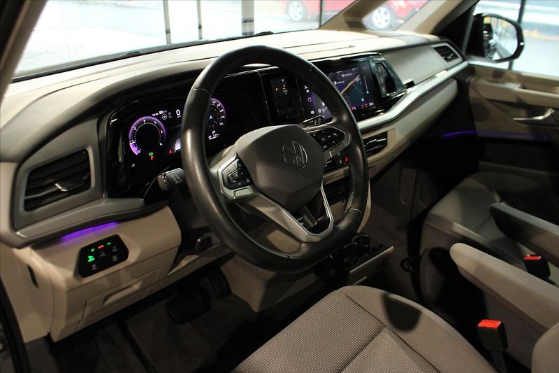 Volkswagen Multivan T7 TDi DSG Edition ACC/NezTop/ - fotka 10 z 36